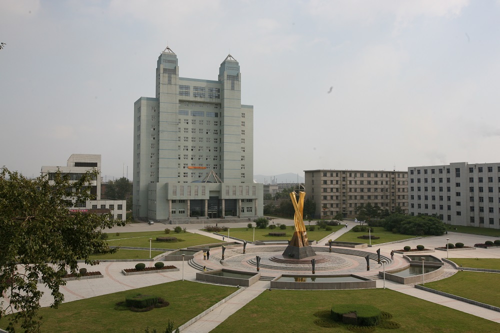 ������ѧ��У����ɫ